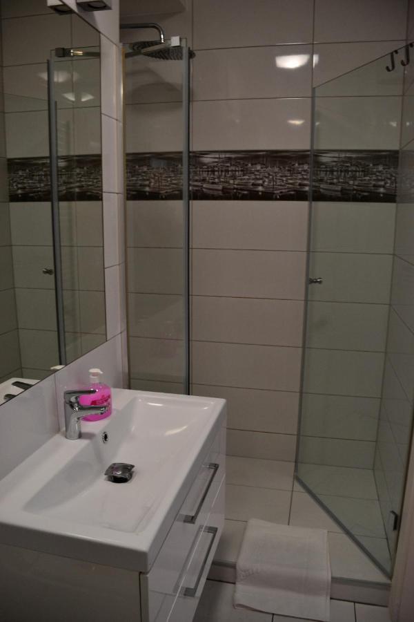 Apartamenty Centrum Nad Motlawa Z Widokiem Na Patio Z Balkonem غدانسك المظهر الخارجي الصورة